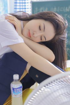 白衣女